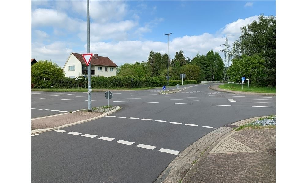 In den Jahren 2011 bis heute haben sich im Bereich der großen Ahnser Kreuzung insgesamt 35 Verkehrsunfälle ereignet. Foto: wk