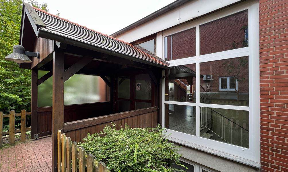 Das Dorfgemeinschaftshaus in Ahnsen verfügt über einen großen Saal, einen Buffet-Raum und nicht zuletzt eine mit Geschirr ausgestattete Küche. Foto: wk