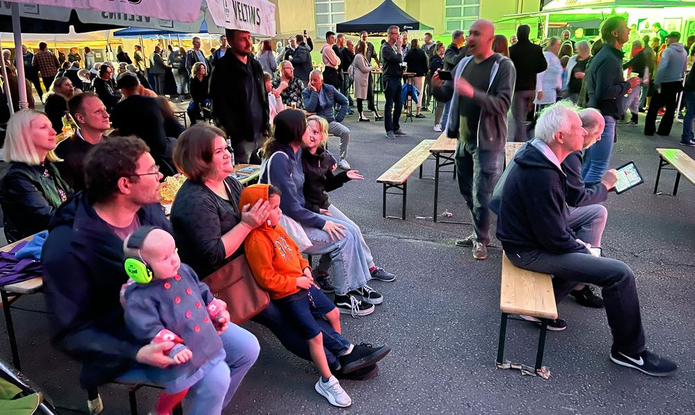 Das Ahnser Sommerfest war auch am Abend gut besucht. Foto: wk